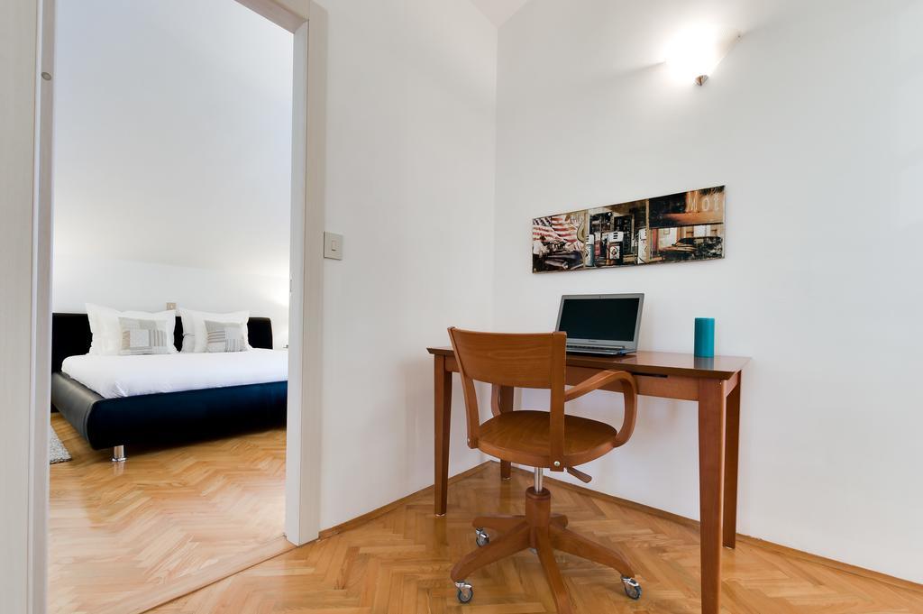 Villa Kuca Za Odmor Kuzmanic Kaštela Exterior foto
