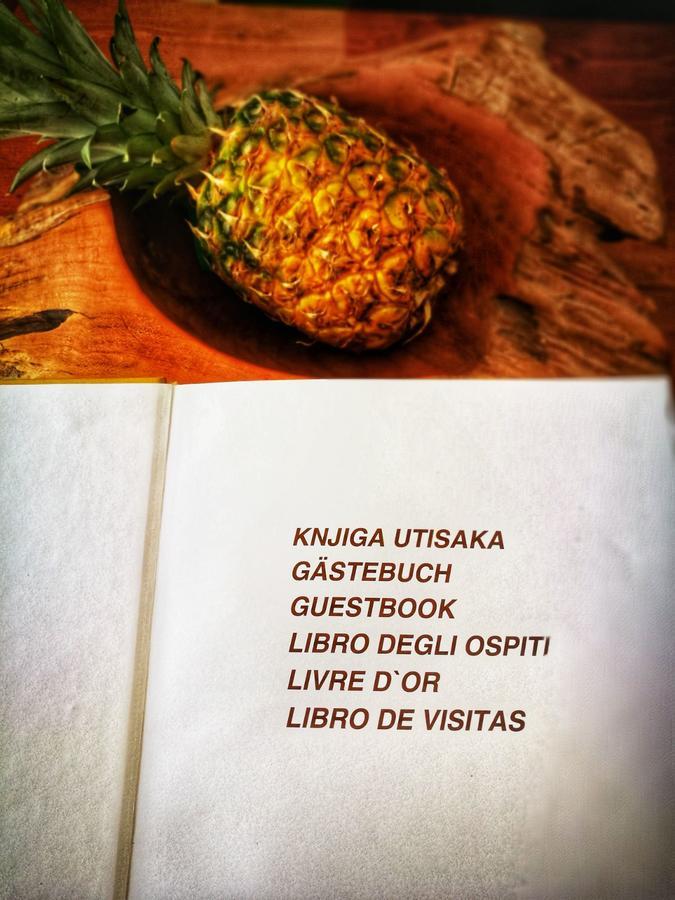 Villa Kuca Za Odmor Kuzmanic Kaštela Exterior foto